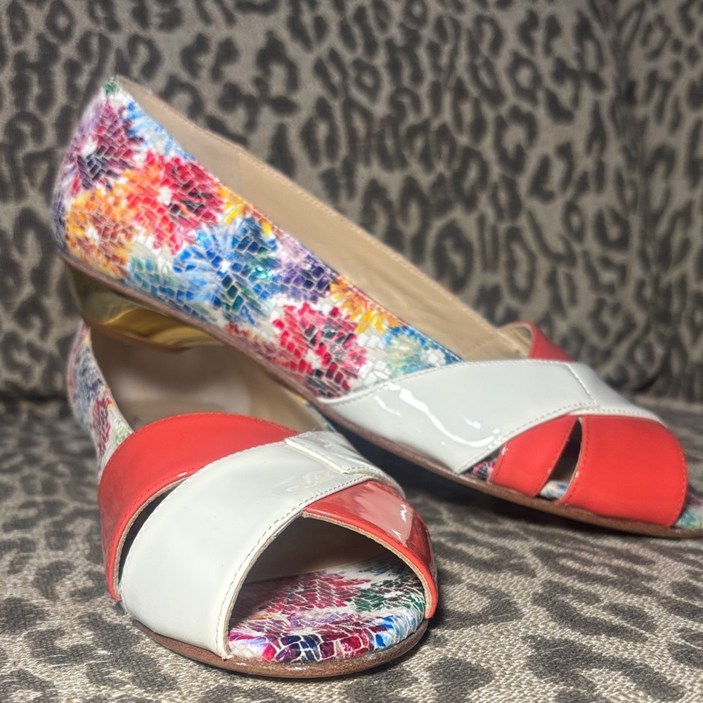 NWOT Amalfi patent leather open toe small heel coral multicolor women’s shoes